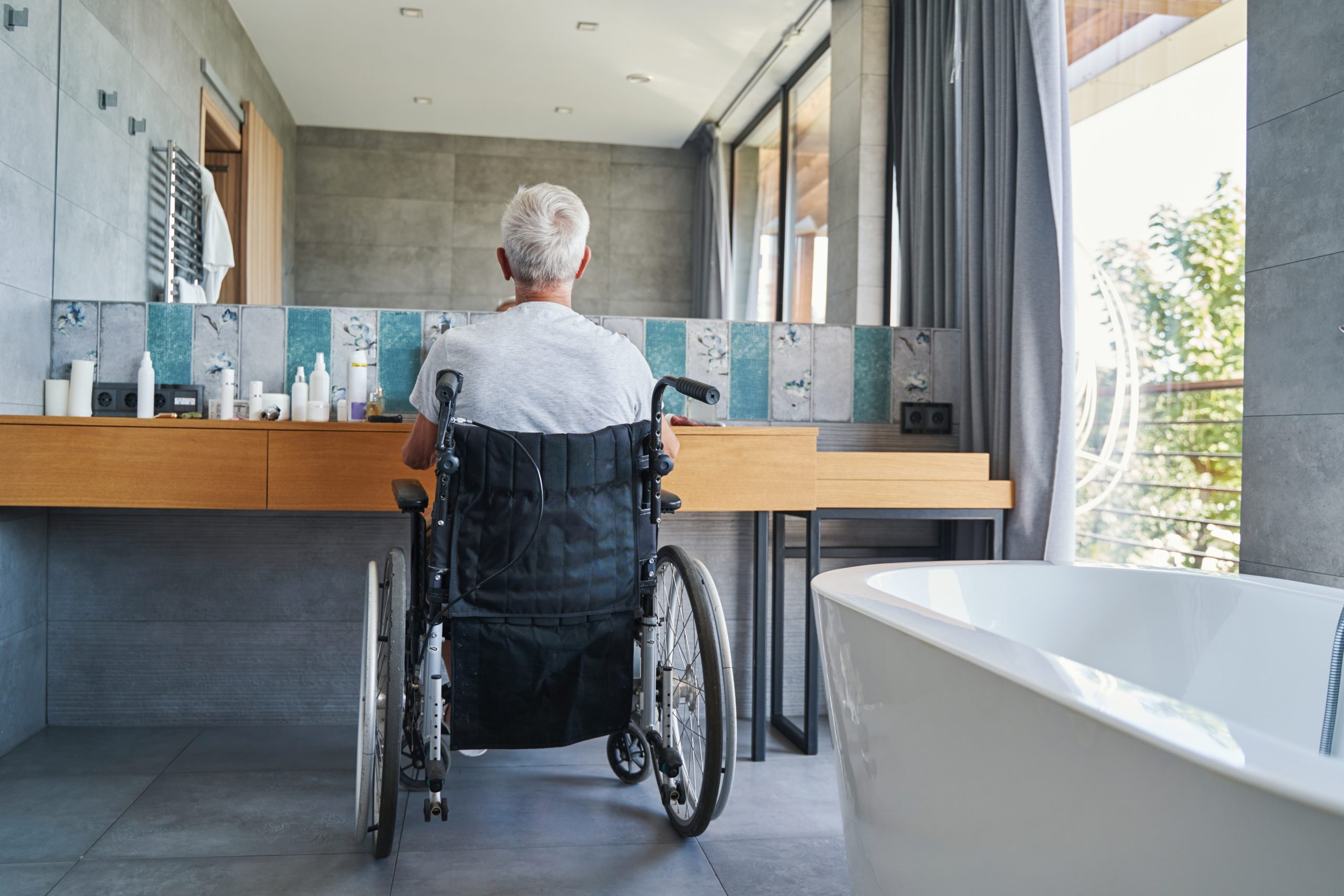 Bathroom Accessories for Senior Independence: Simple Tools for Daily Mobility