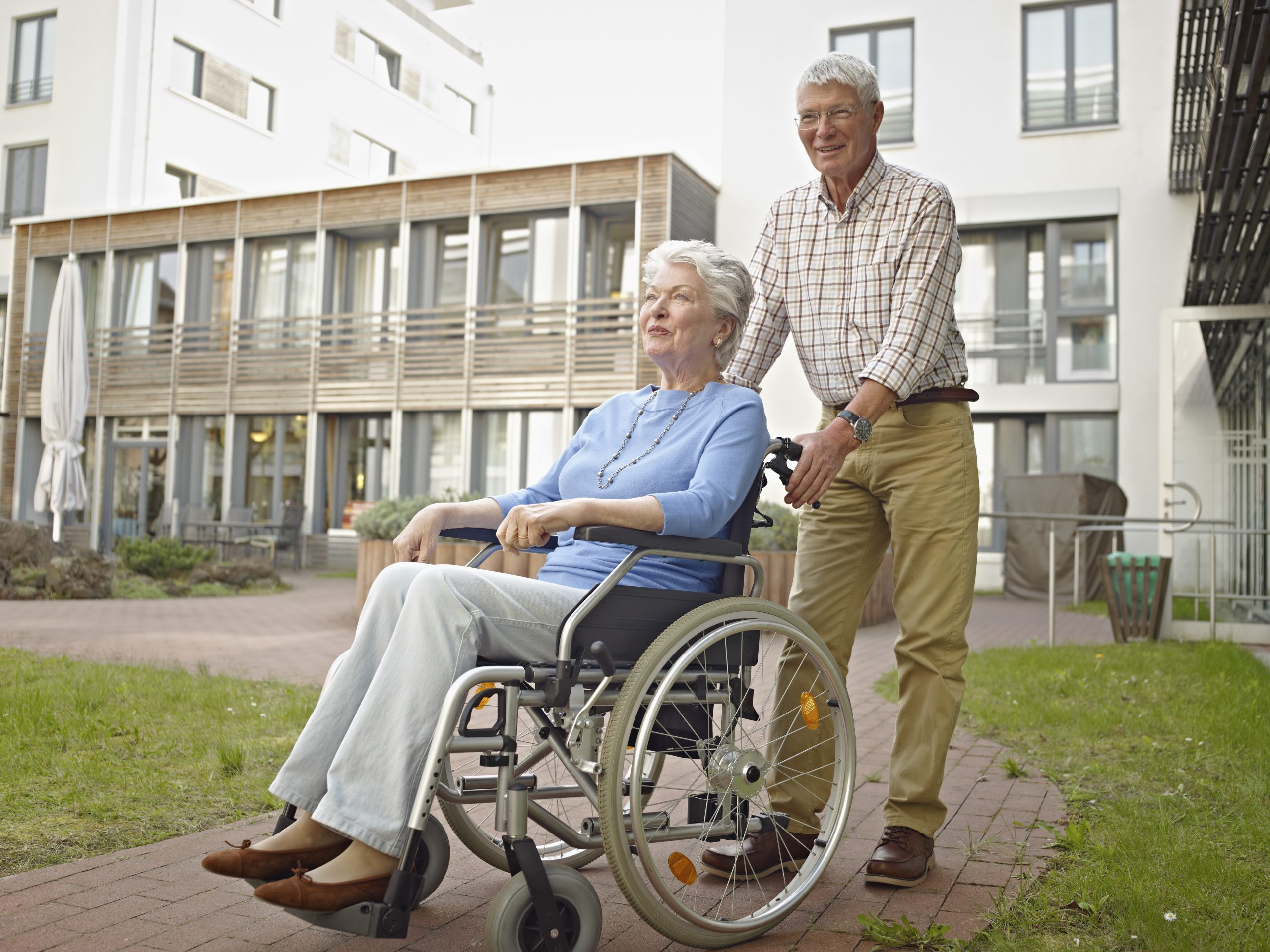Lightweight Wheelchairs for Elderly Patients: Managing Mobility with Ease