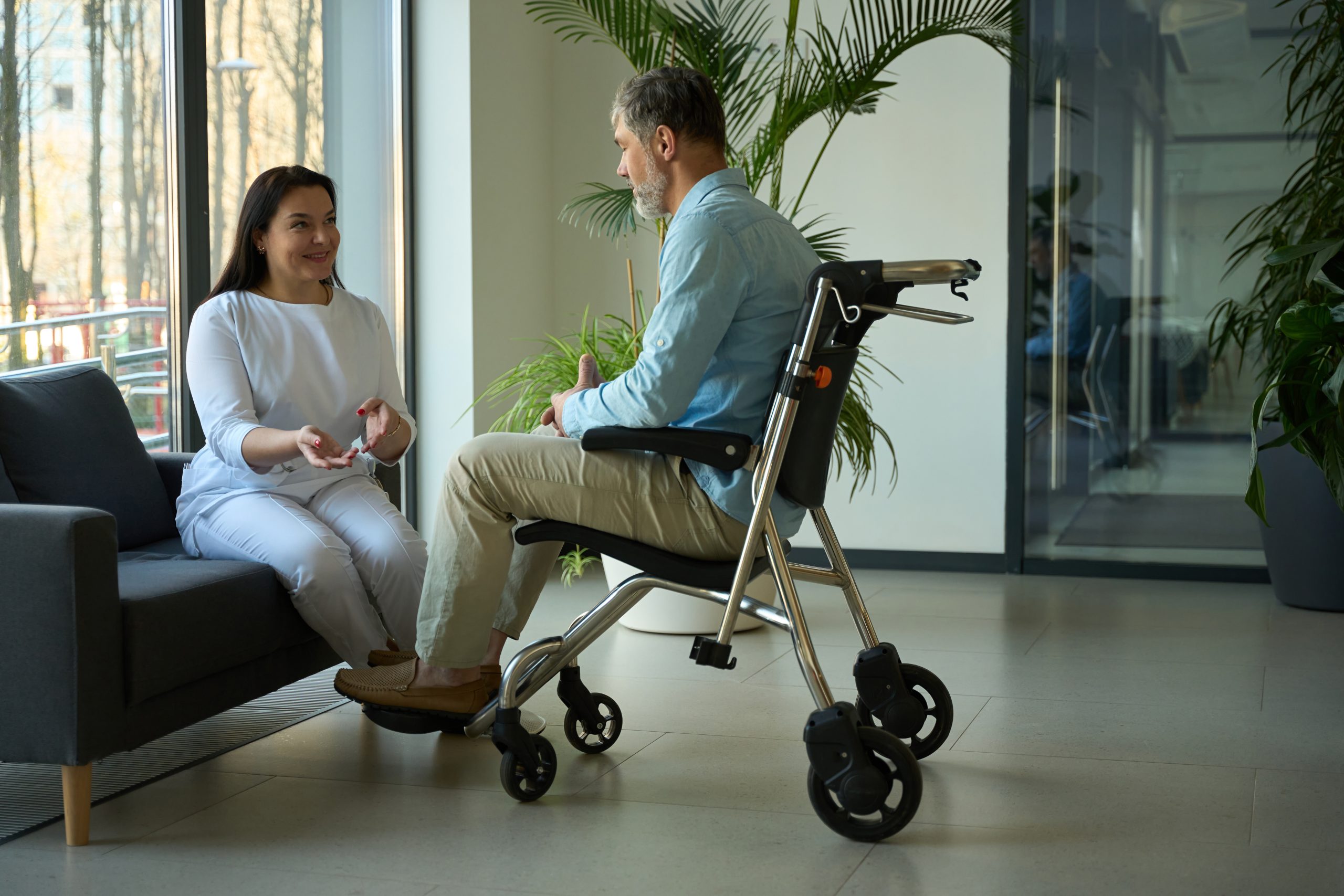 Best Rollators with Seats for Seniors: Comfort and Convenience on the Go