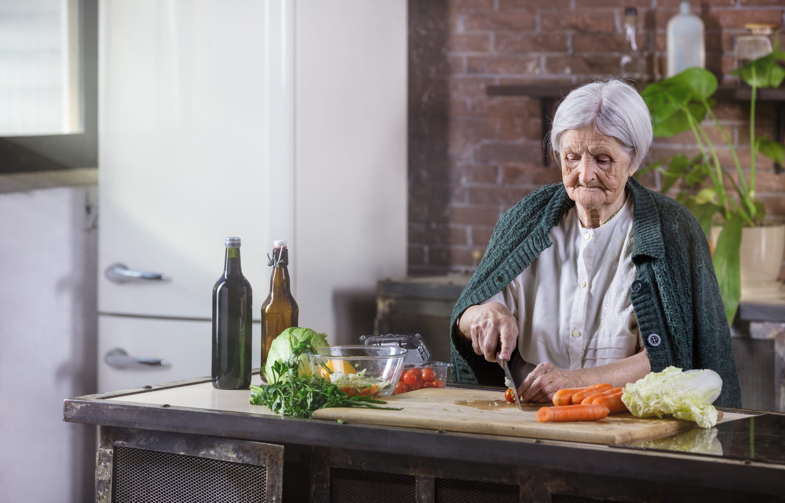 Anti-Inflammatory Diets for Senior Arthritis Care in 2026