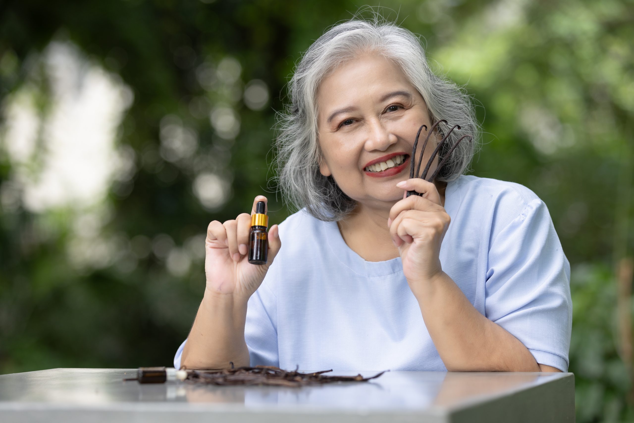 Essential Oils and Topical Relief for Senior Arthritis in 2026