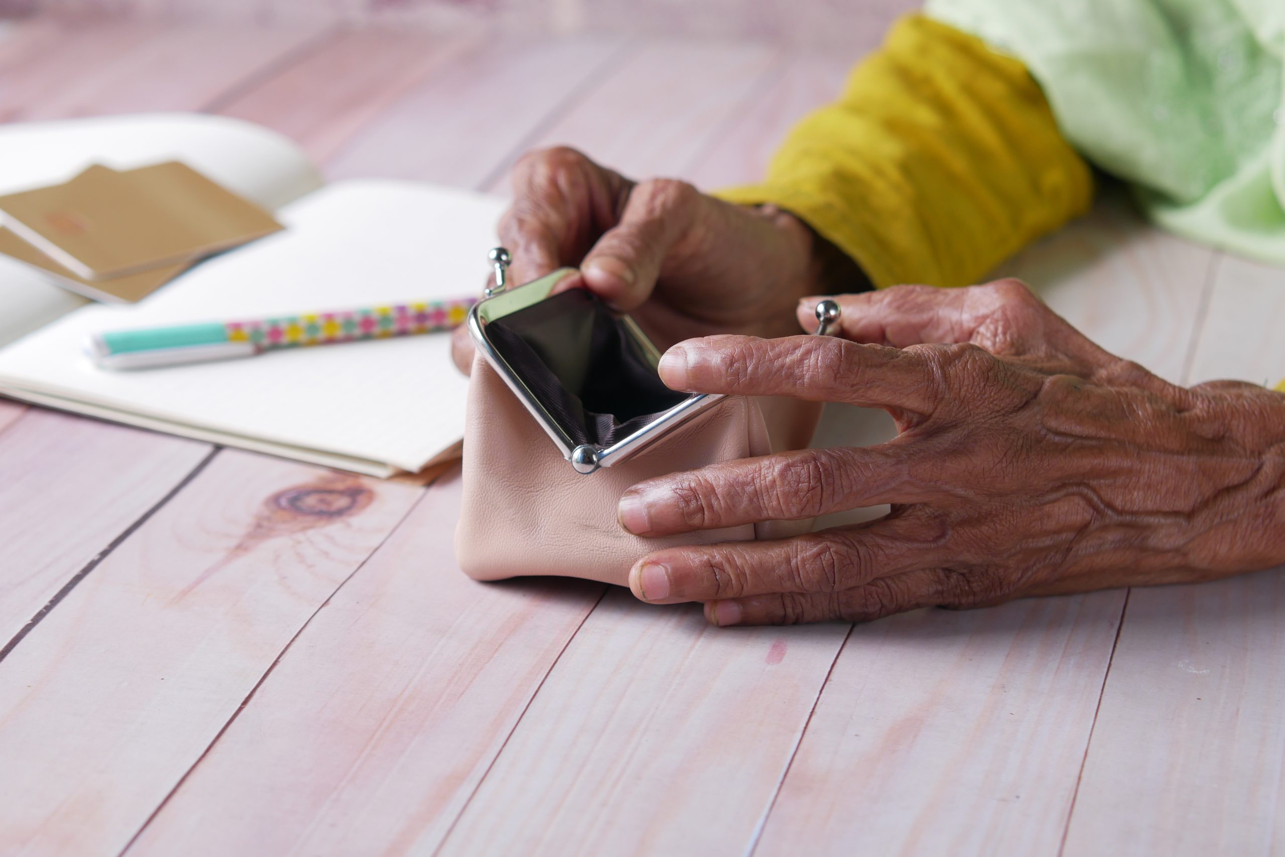 Ergonomic Writing and Office Tools for Seniors with Hand Arthritis in 2026