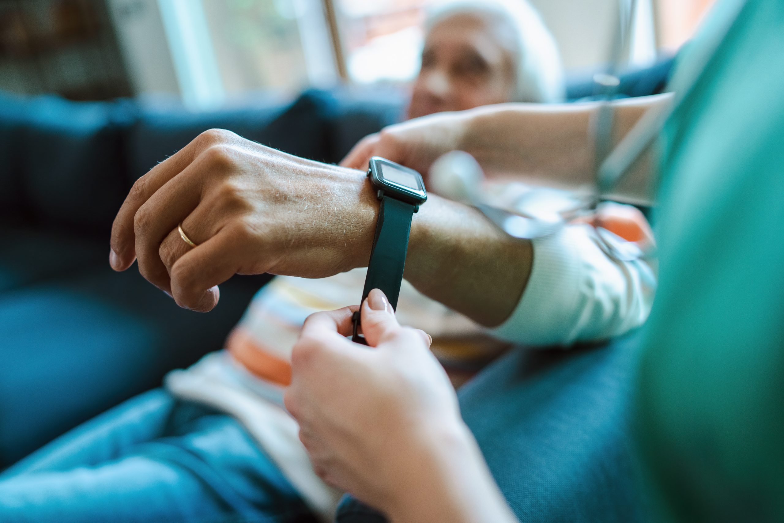 Smart Health Monitoring Devices for Seniors: Staying Connected to Your Health